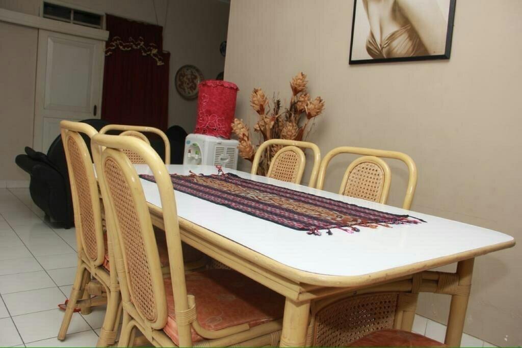 Pele Guesthouse Bandung Buitenkant foto