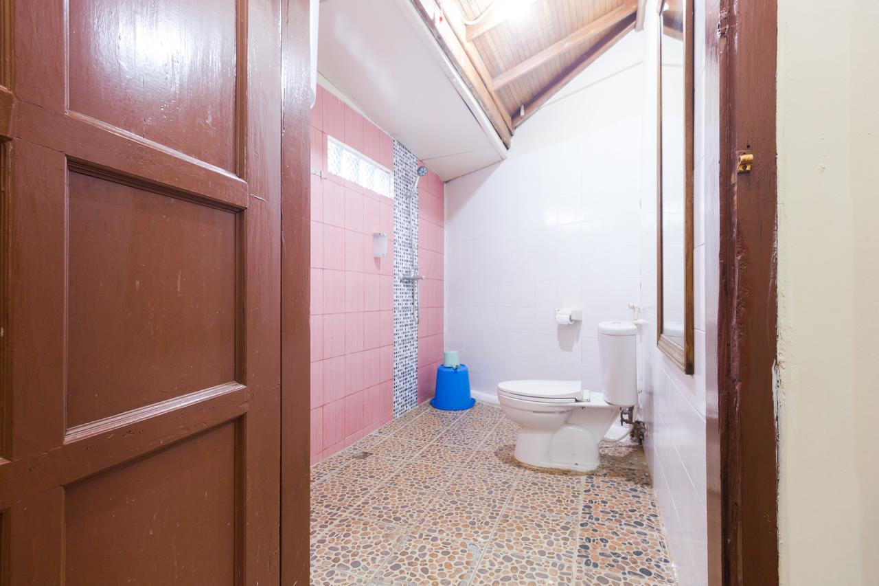 Pele Guesthouse Bandung Buitenkant foto