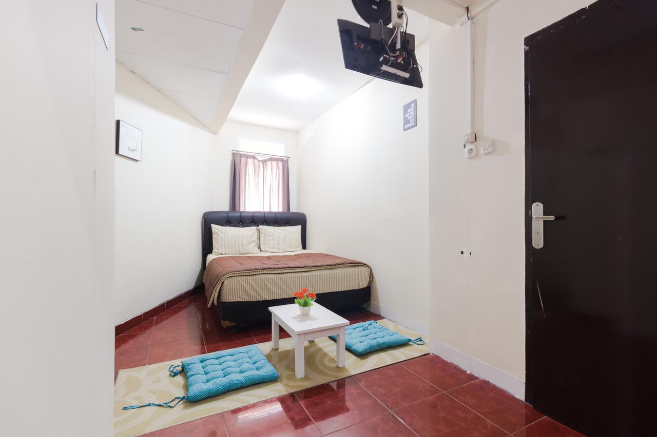 Pele Guesthouse Bandung Buitenkant foto