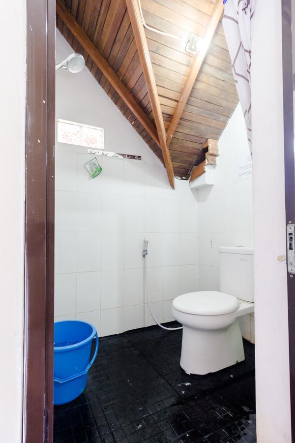 Pele Guesthouse Bandung Buitenkant foto
