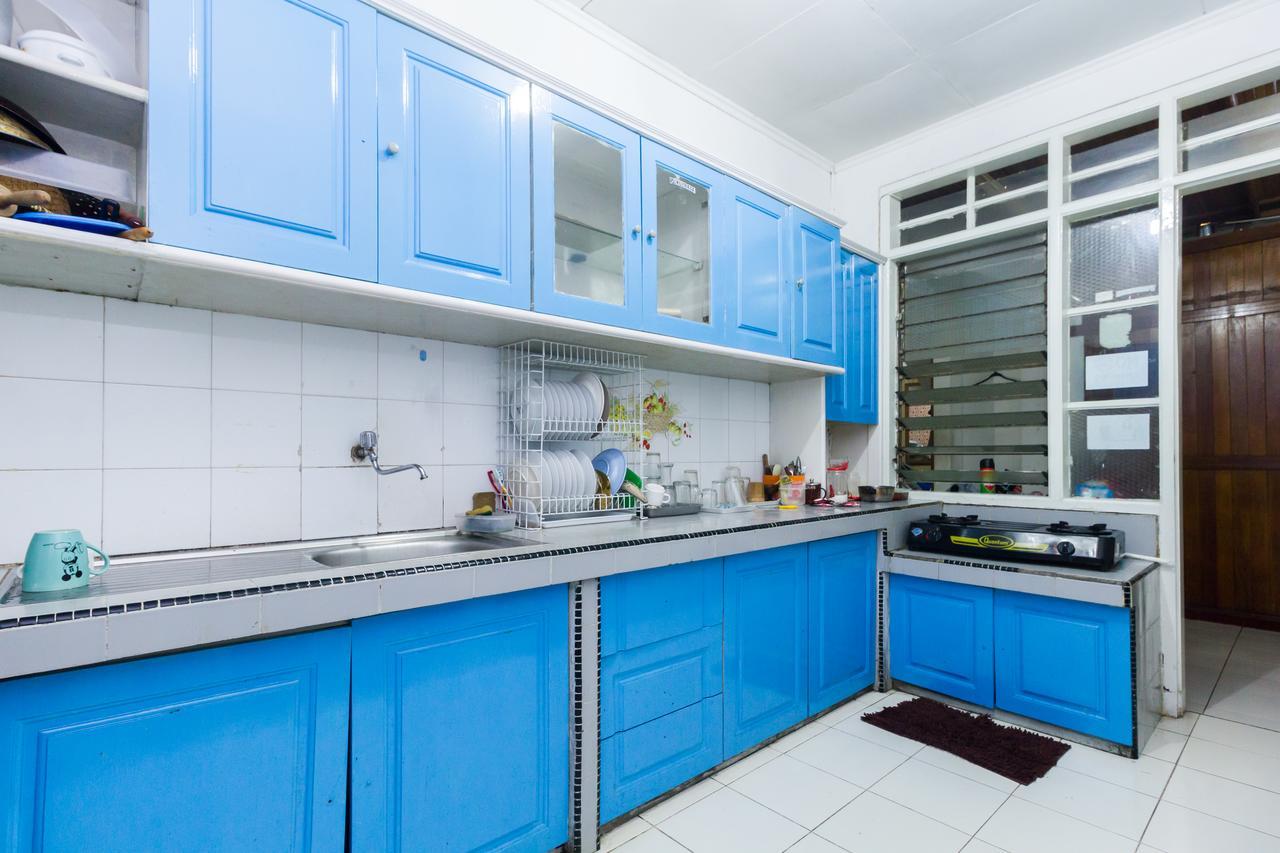 Pele Guesthouse Bandung Buitenkant foto